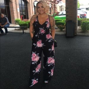 Floral pants suit